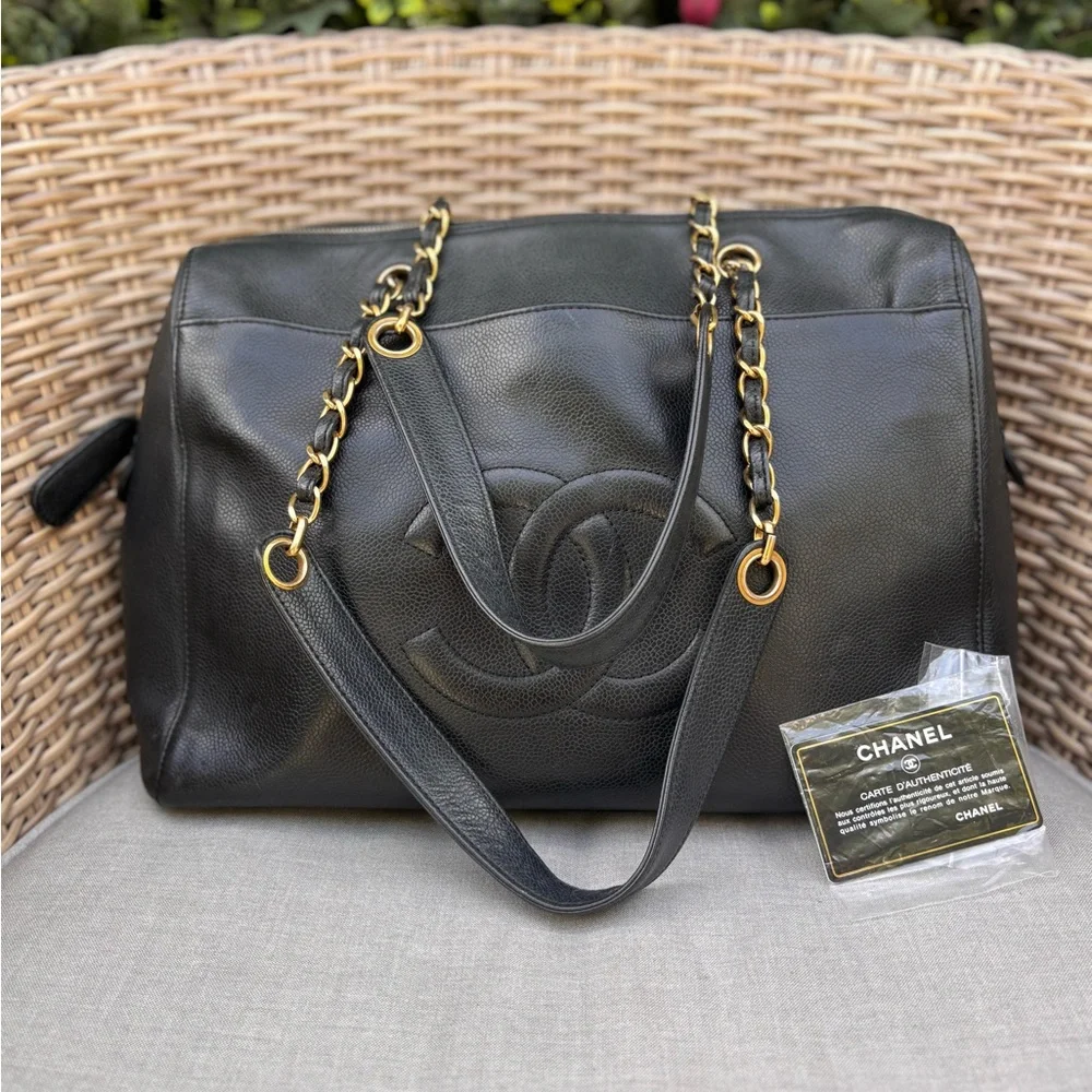 Authentic CHANEL black Caviar leather timeless Dome tote - Picture 3 of 16